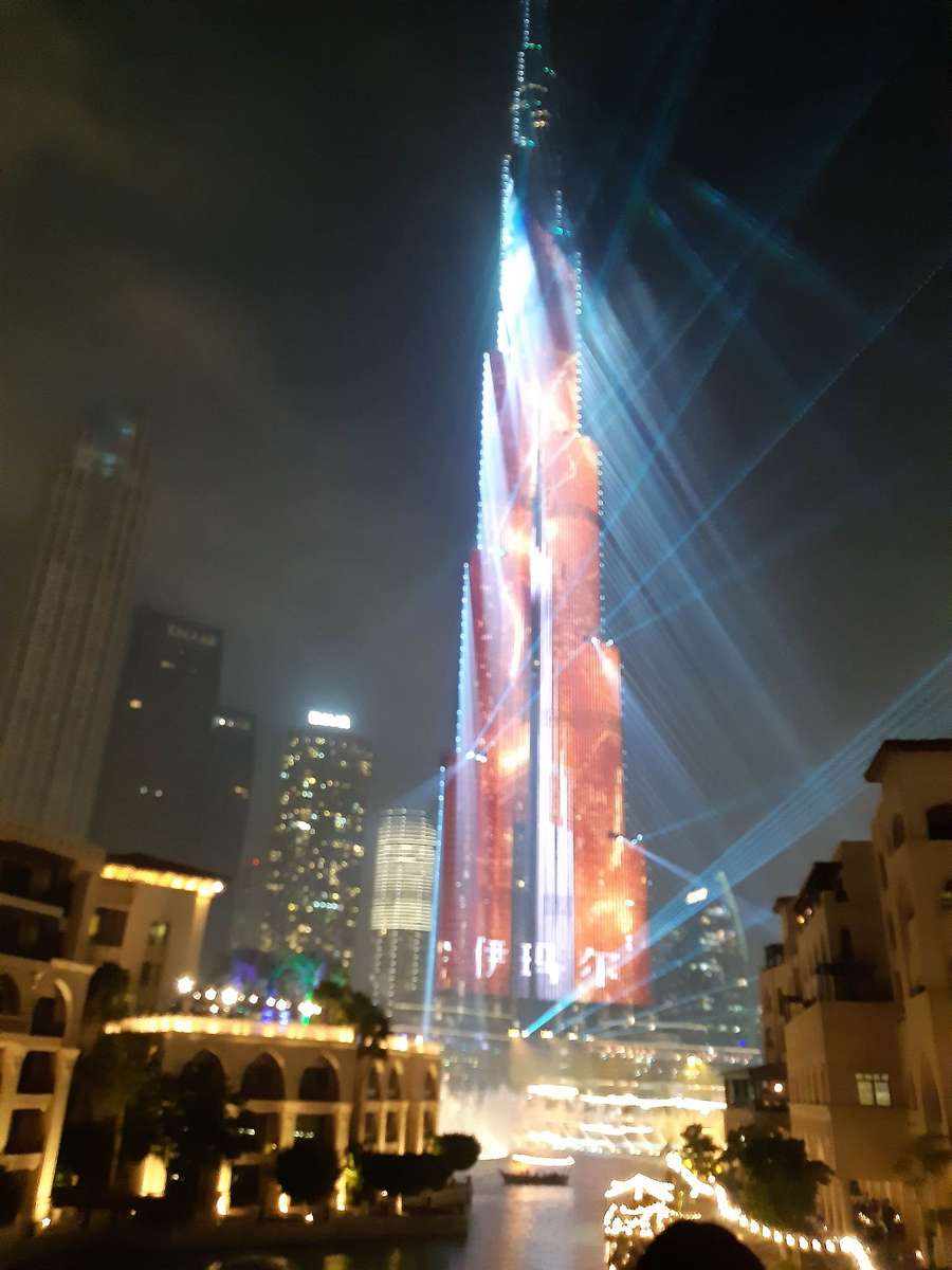 Burj Khalifa - Dubai kirakós online