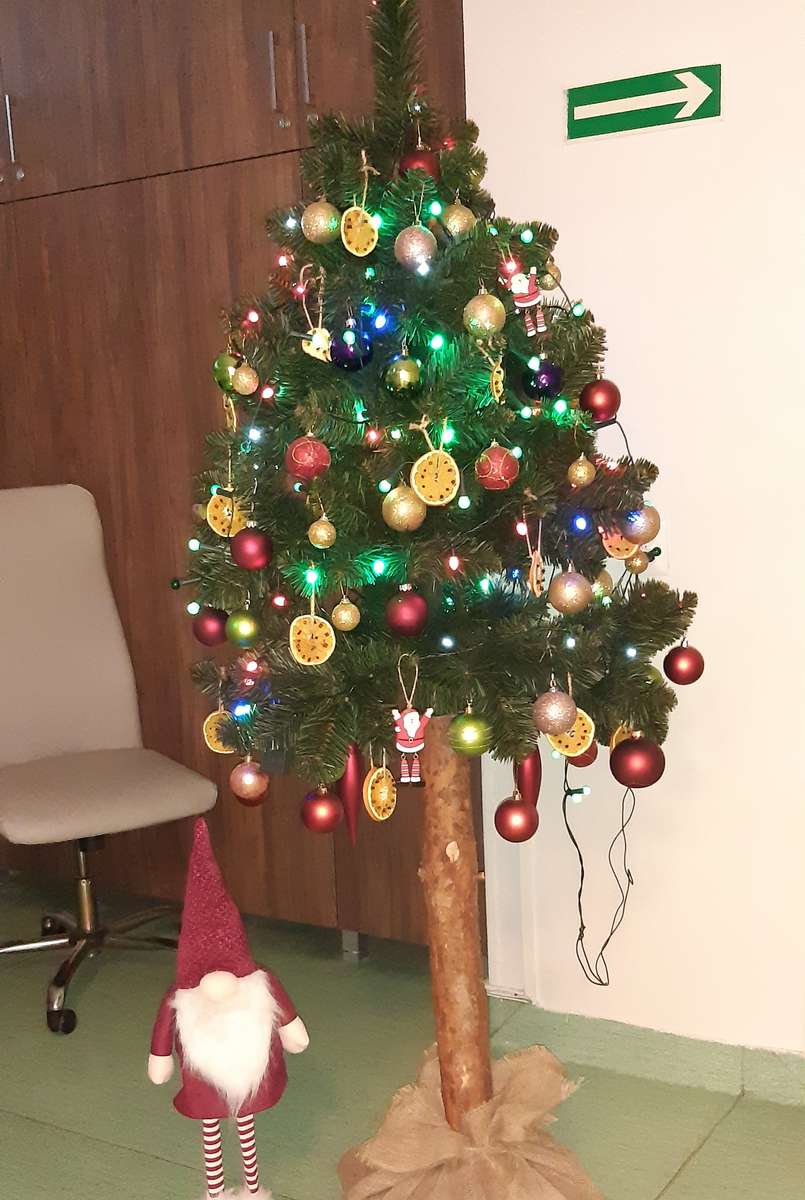 廊下のクリスマスツリー ジグソーパズルオンライン