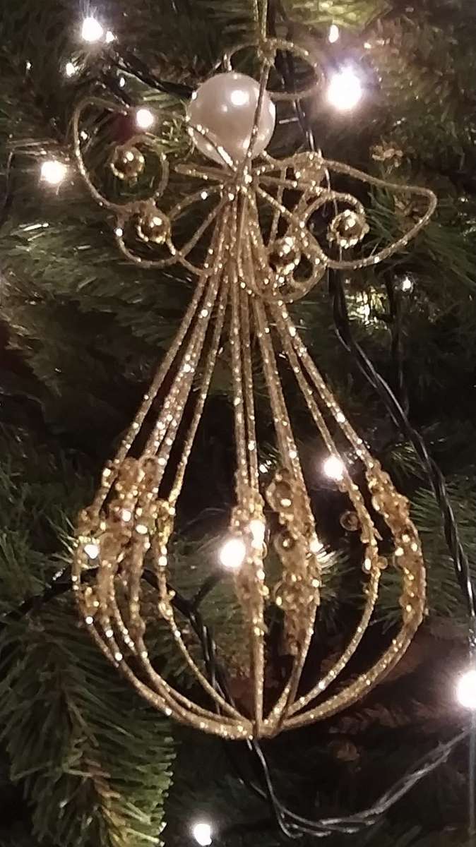 angelo di filo sull'albero di Natale puzzle online