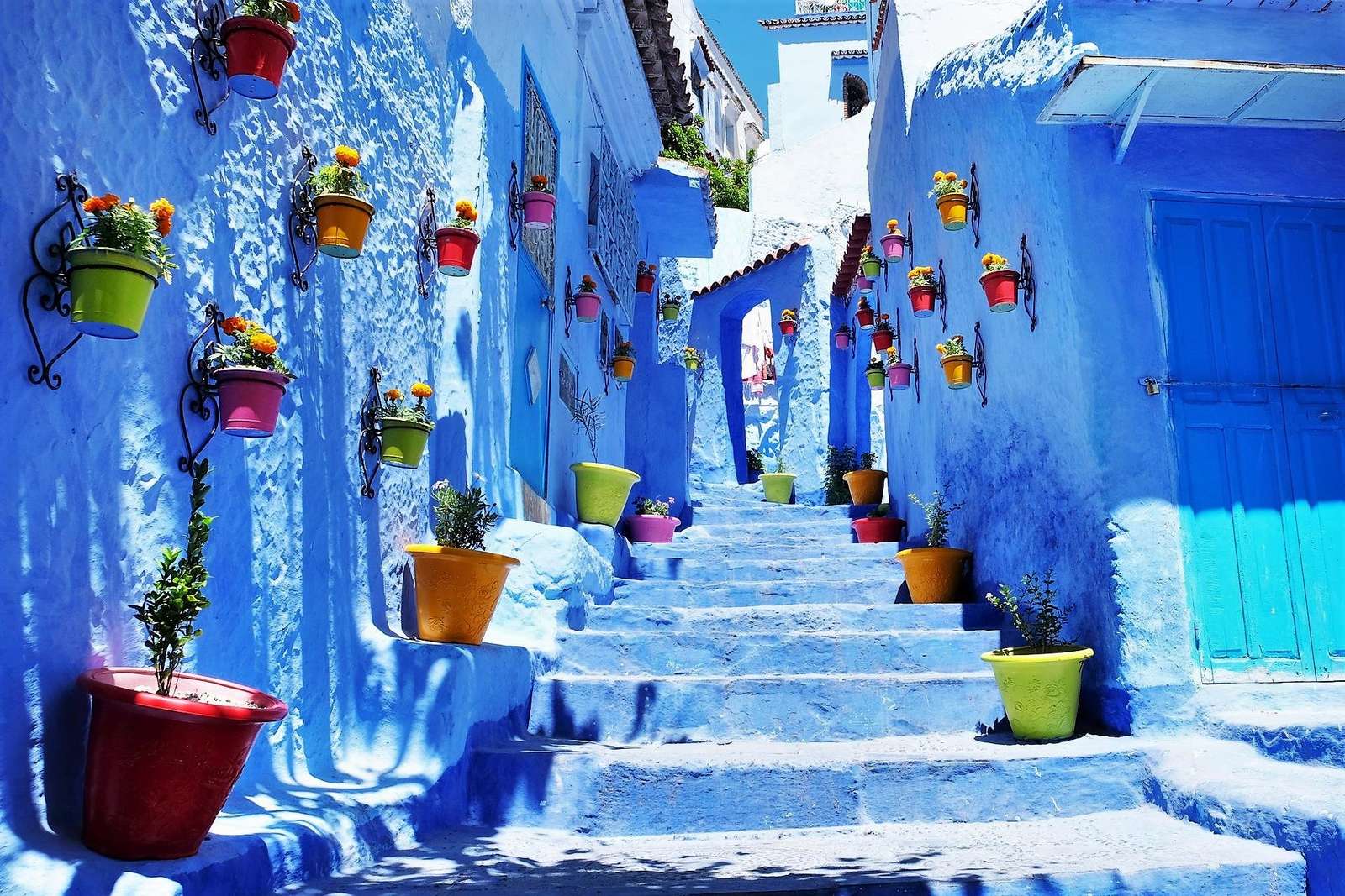 Голубой город Шефшауэн в Марокко. онлайн-пазл