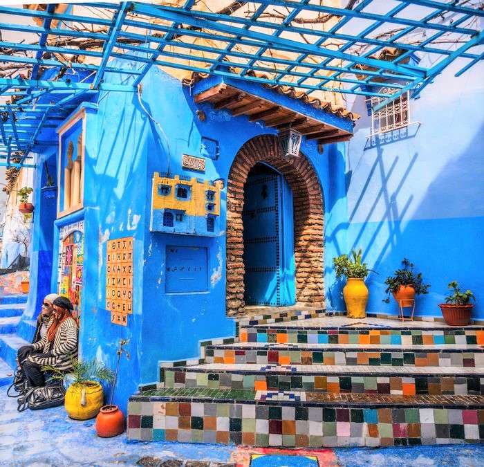Den blå staden Chefchaouen i Marocko pussel på nätet