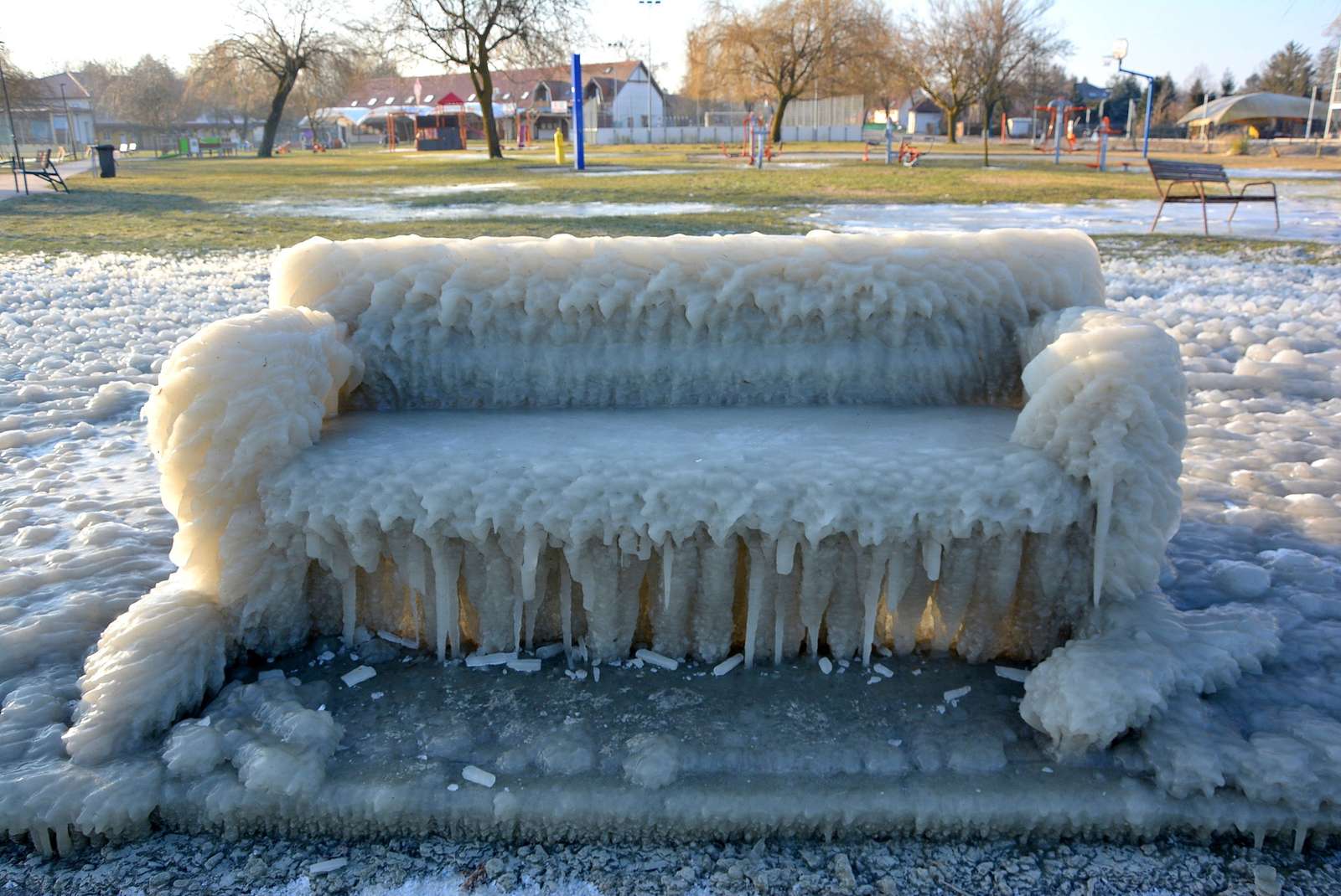 bench covered with ice jigsaw puzzle online