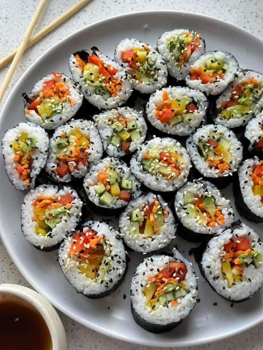 un piatto di sushi colorato puzzle online
