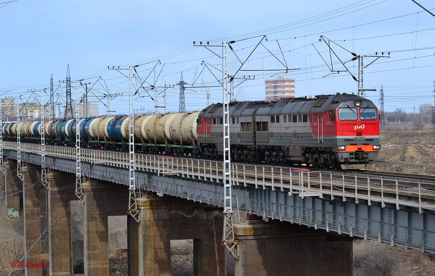 влак, минаващ над моста онлайн пъзел