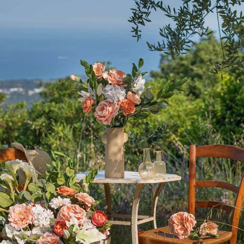 Bouquet de pivoines sur l'île de Bréhat онлайн пъзел