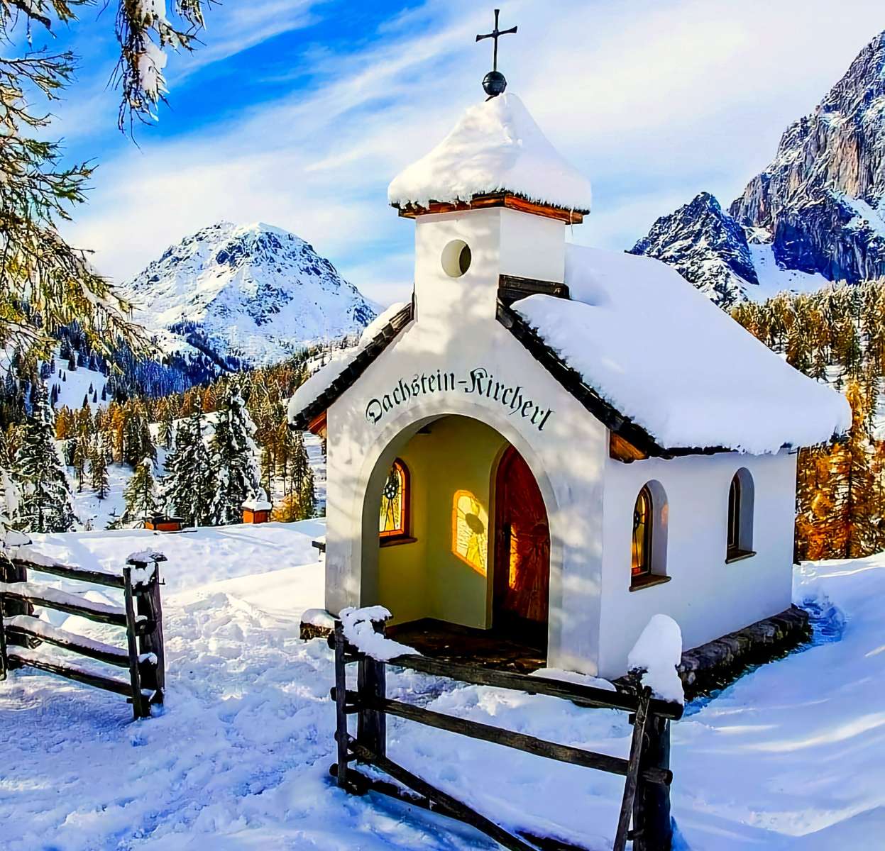 Ορεινή εκκλησία στον ορεινό όγκο Dachstein παζλ online