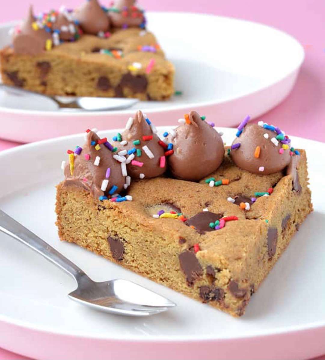 Tort uriaș de prăjituri cu ciocolată ❤️❤️ puzzle online