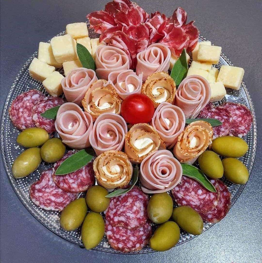 A plate of snacks jigsaw puzzle online