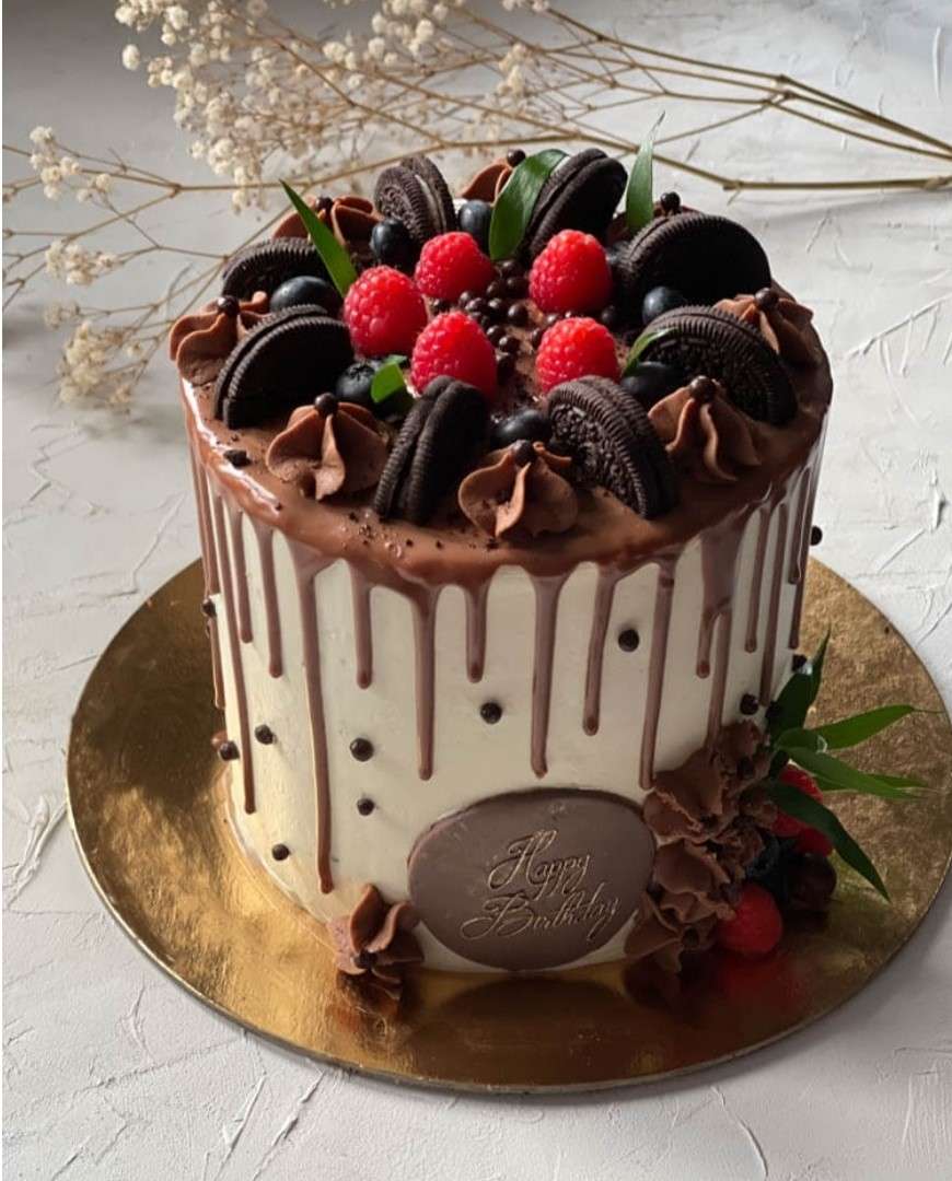 pastel de chocolate con fruta rompecabezas en línea