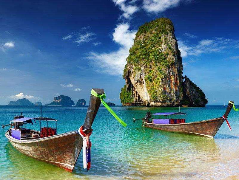 Strand met boten in Bangkok legpuzzel online