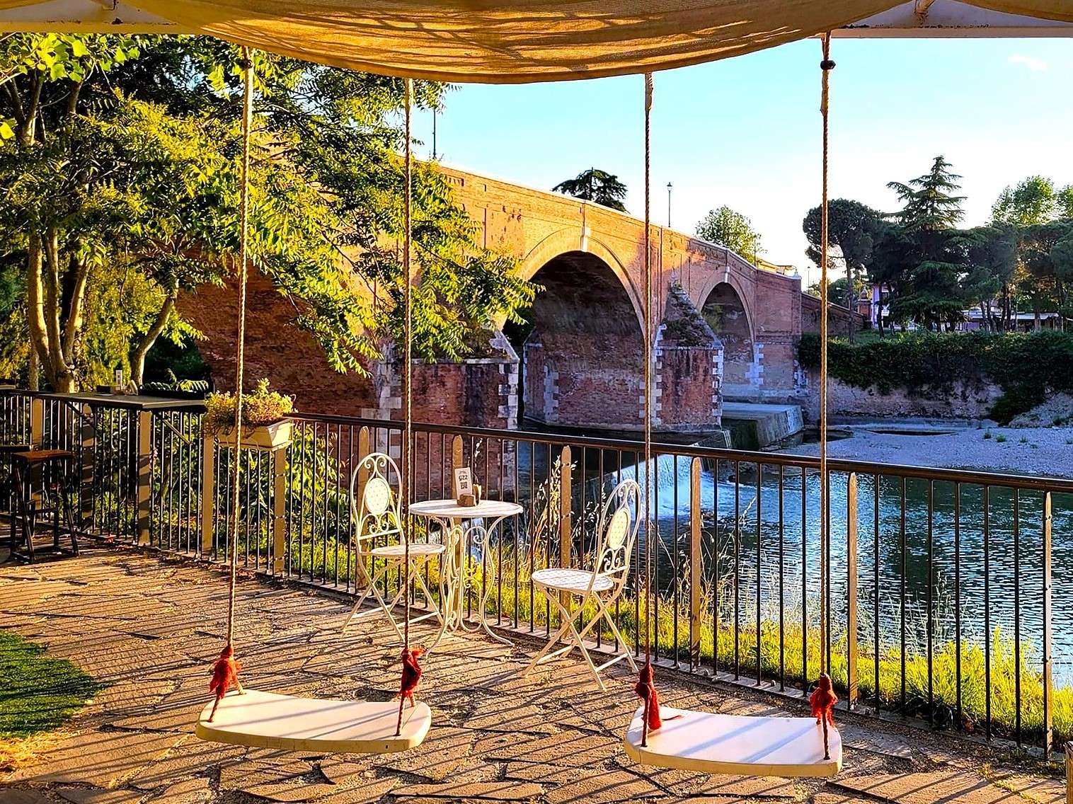 Почивка на реката (Италия) онлайн пъзел