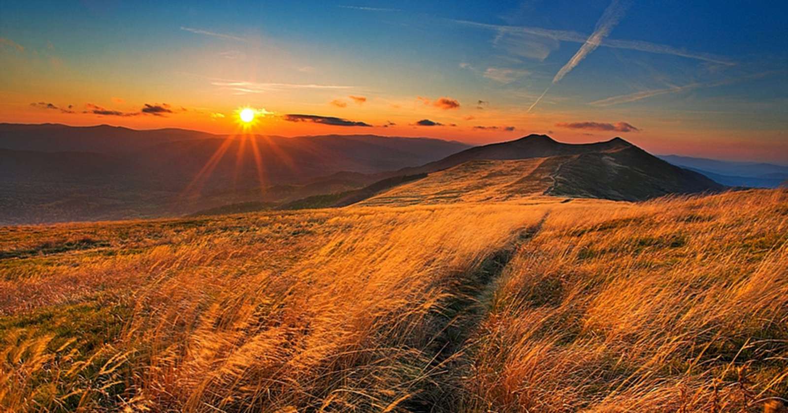 frumos apus de soare - Munții Polonezi Bieszczady puzzle online