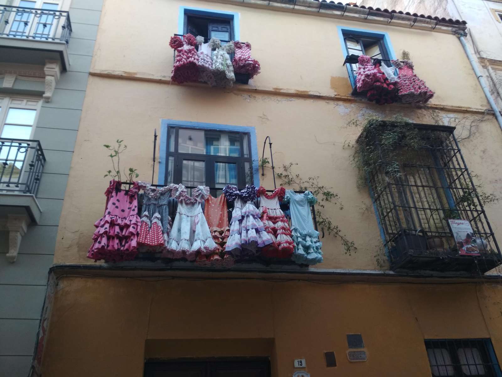 Испанский доходный дом пазл онлайн