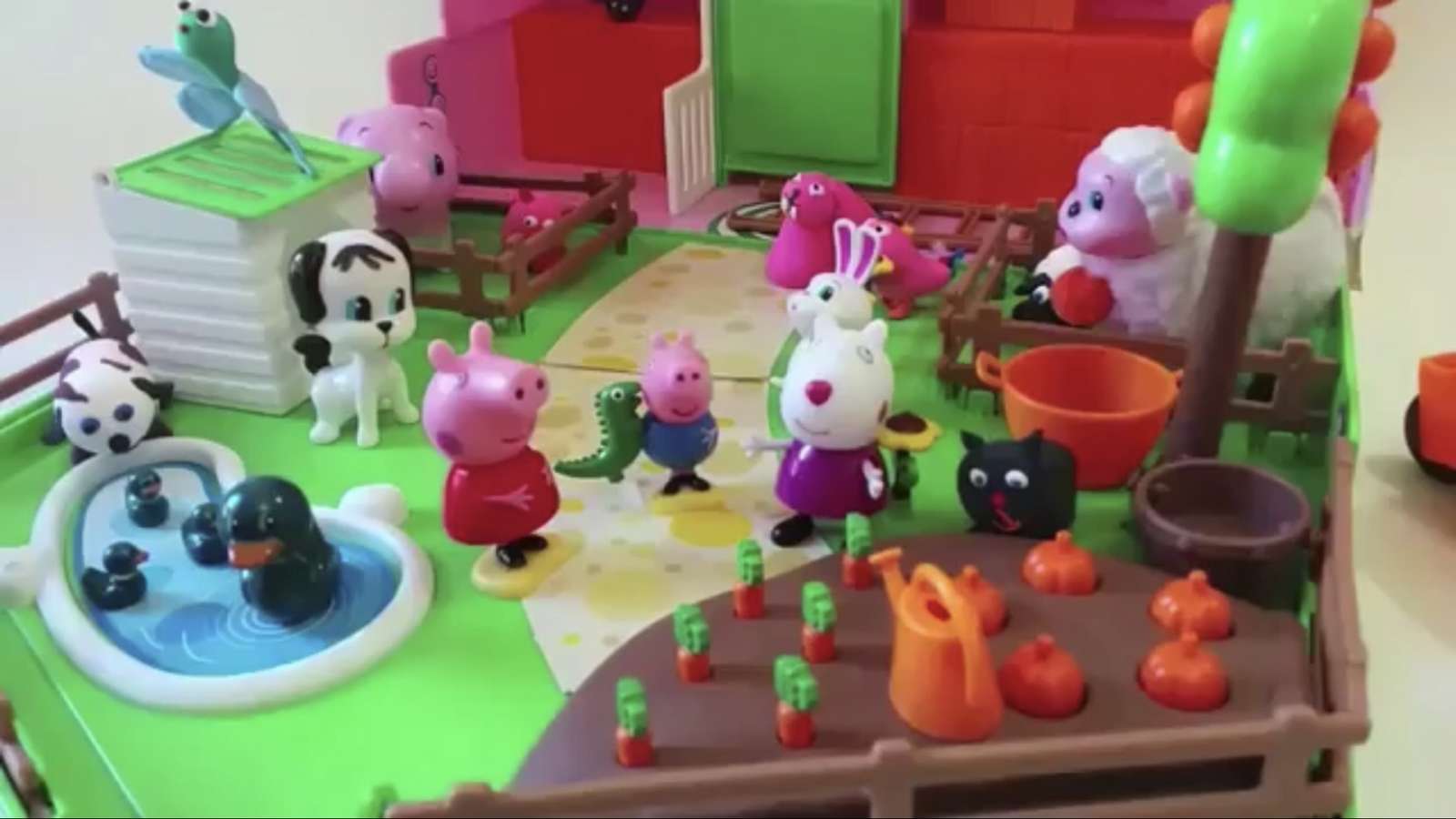 Peppa Pig na fazenda puzzle online