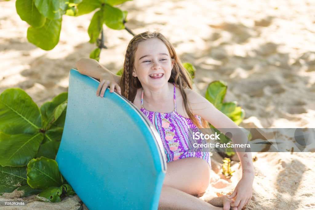 Dívka na pláži skládačky online