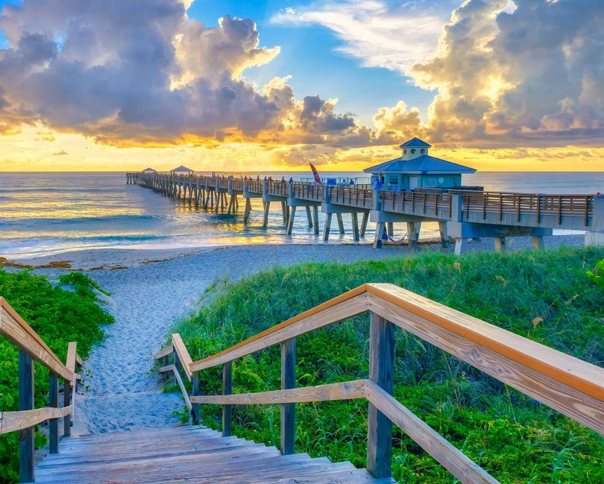 Пляж с пирсом во Флориде онлайн-пазл