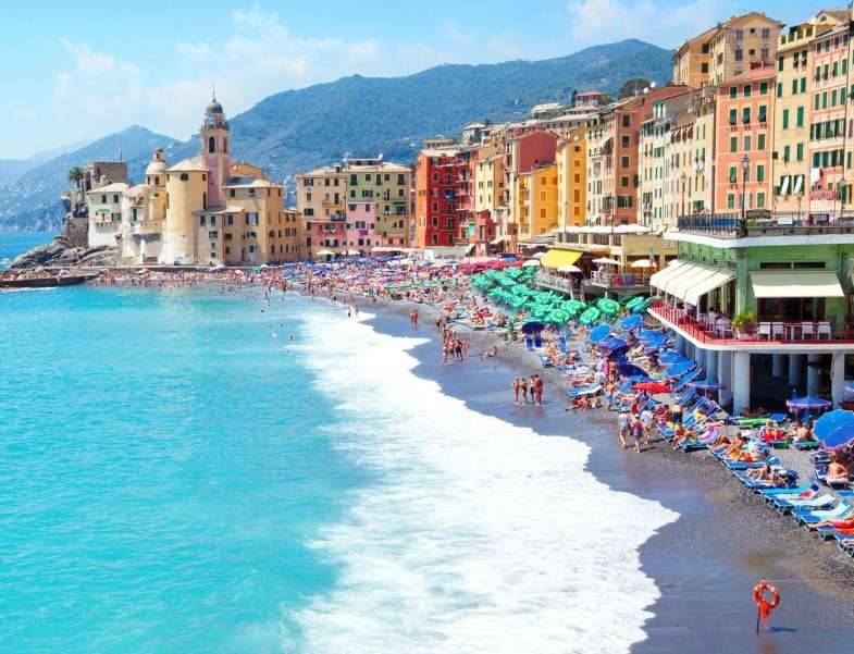 Camogli – a town with a beach online puzzle