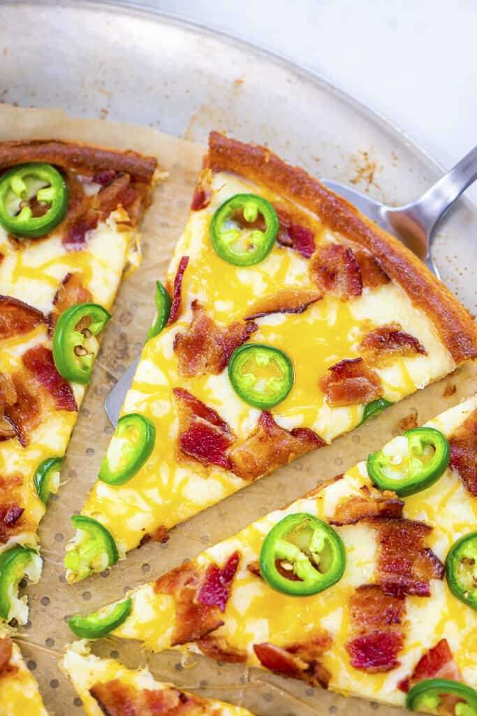 Пицца с беконом и халапеньо онлайн-пазл