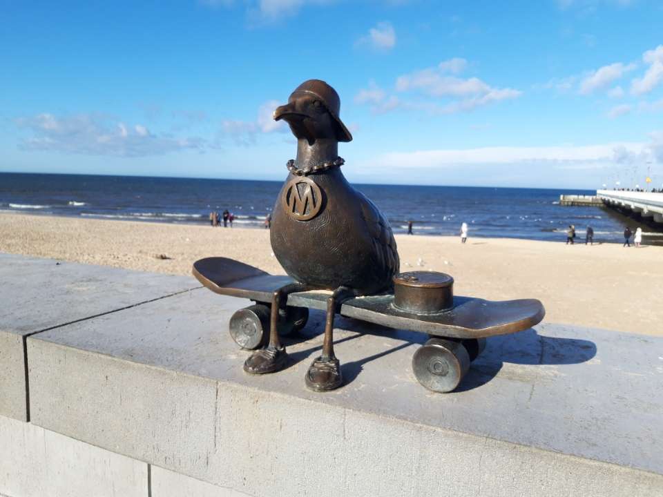 bench on the beach jigsaw puzzle online