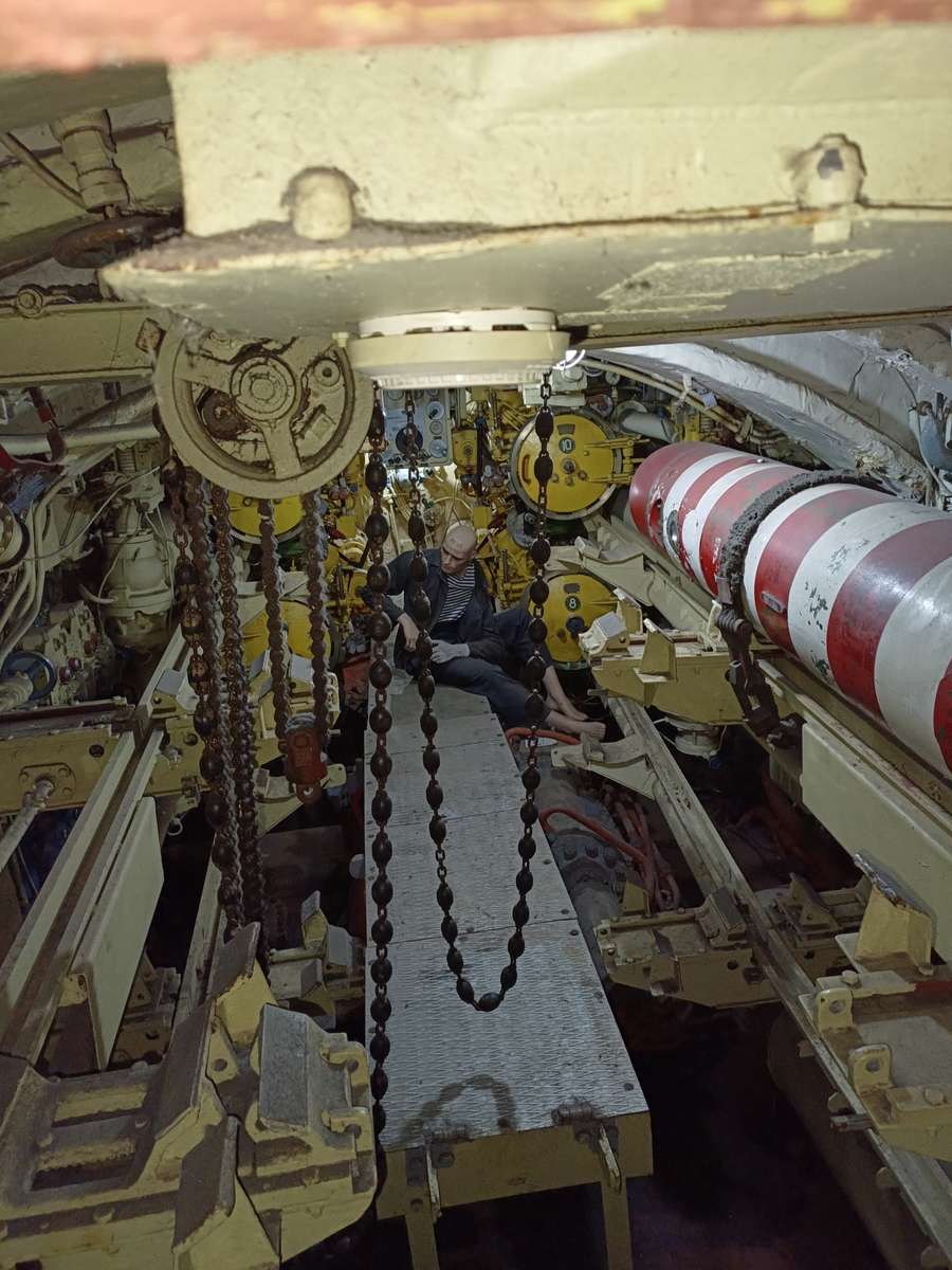 Inside the submarine jigsaw puzzle online