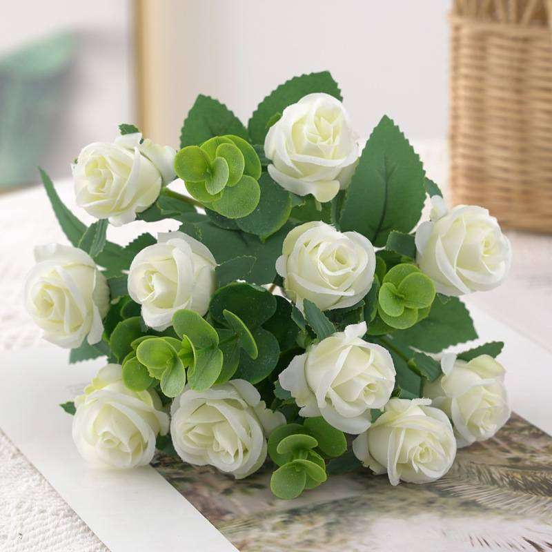 букет бели рози онлайн пъзел