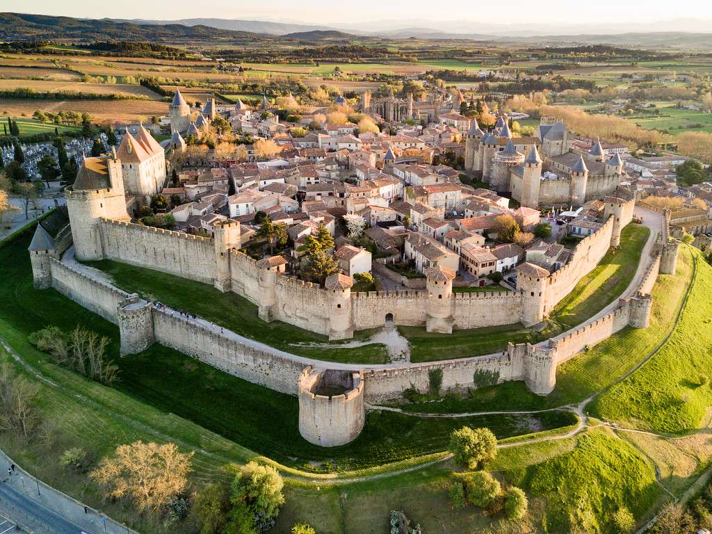 Carcassonne - μια πόλη στη Γαλλία παζλ online