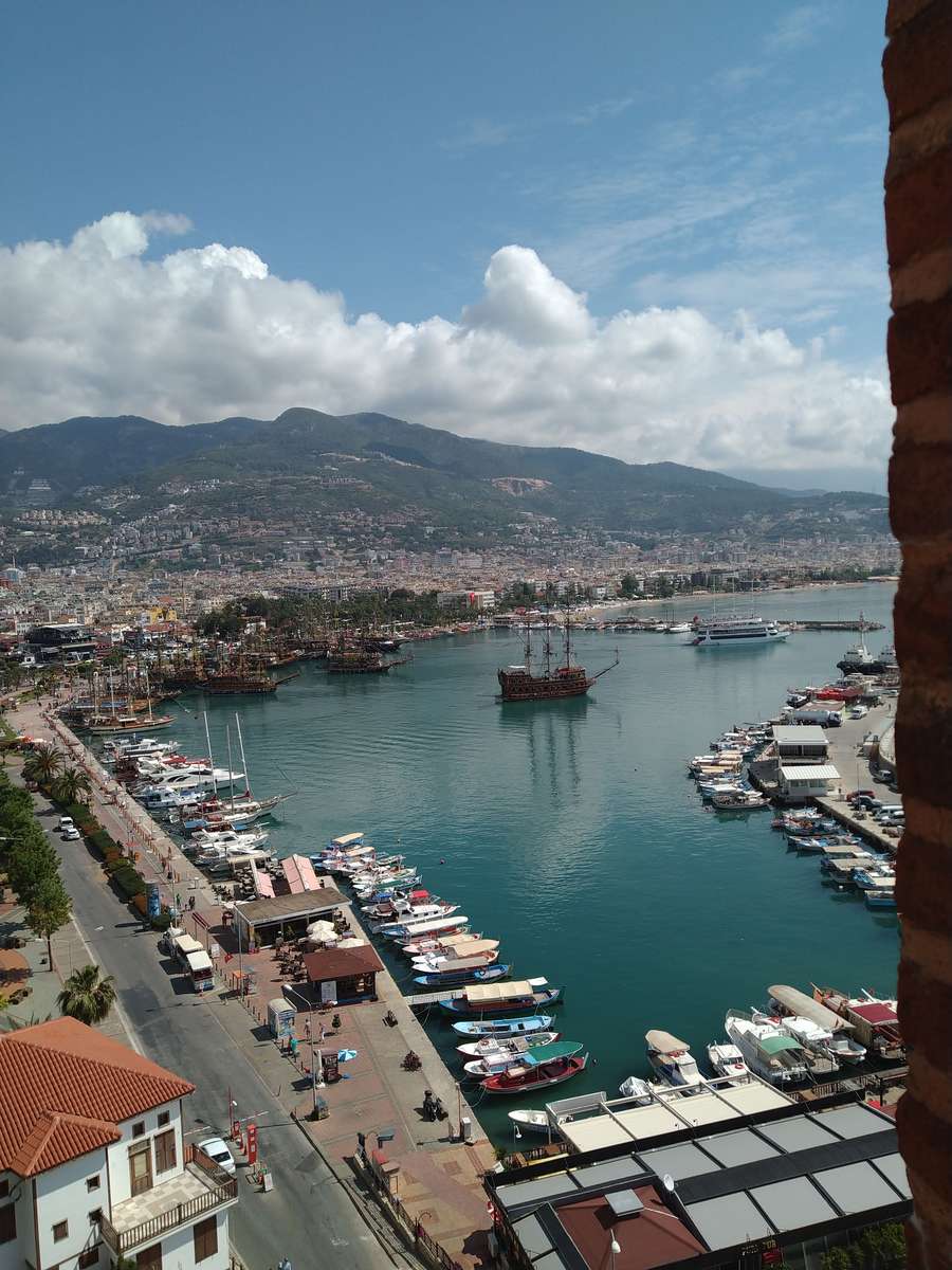 Vedere a portului din Alanya puzzle online