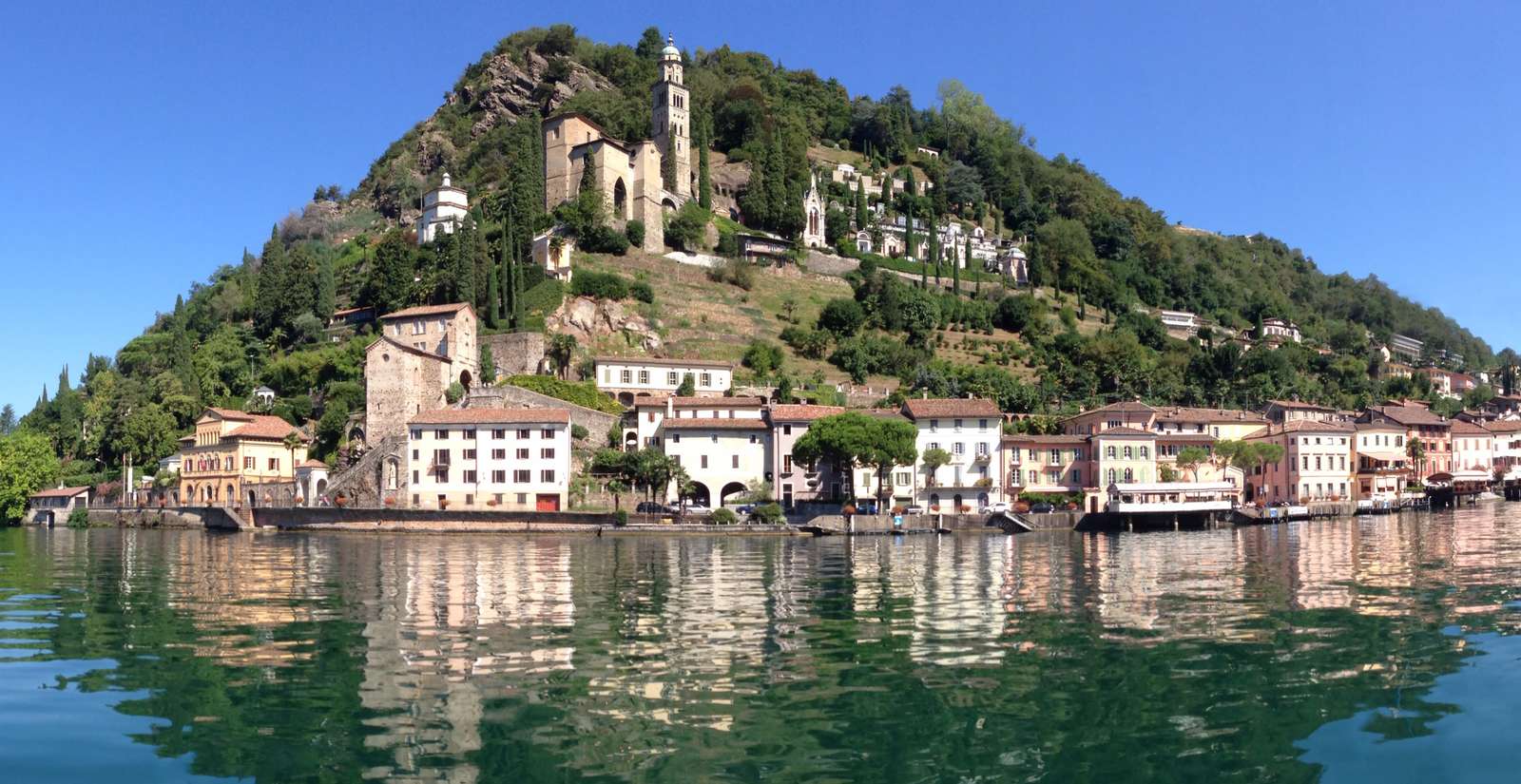 Morcote na břehu jezera Lugano online puzzle