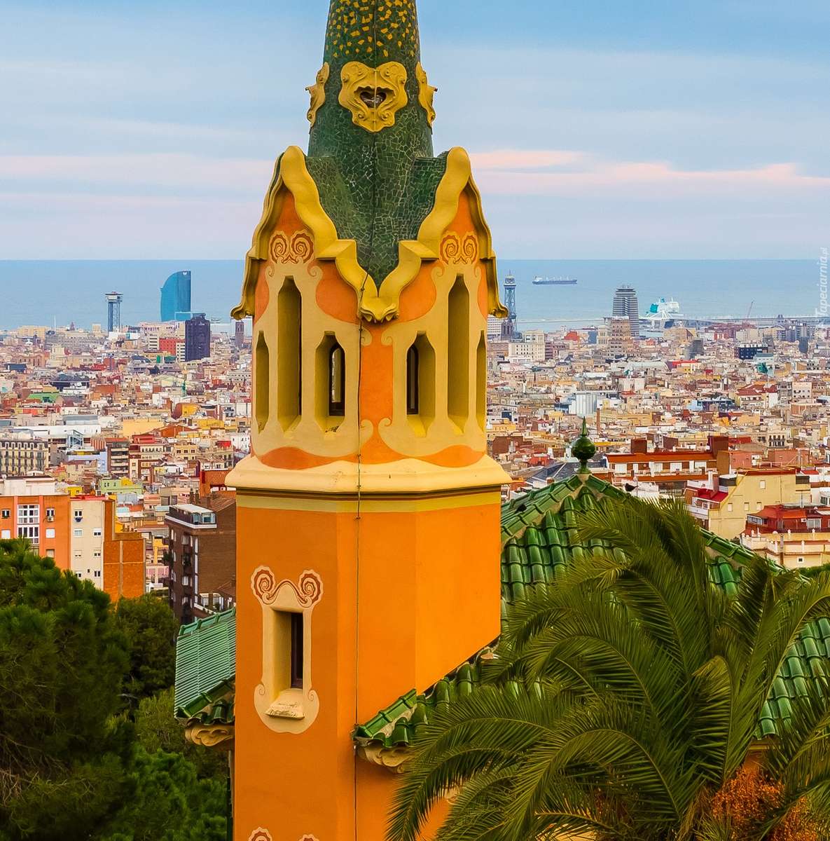 バルセロナを背景にした塔 ジグソーパズルオンライン