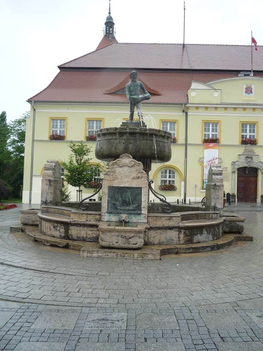 Market square in Darłowo jigsaw puzzle online
