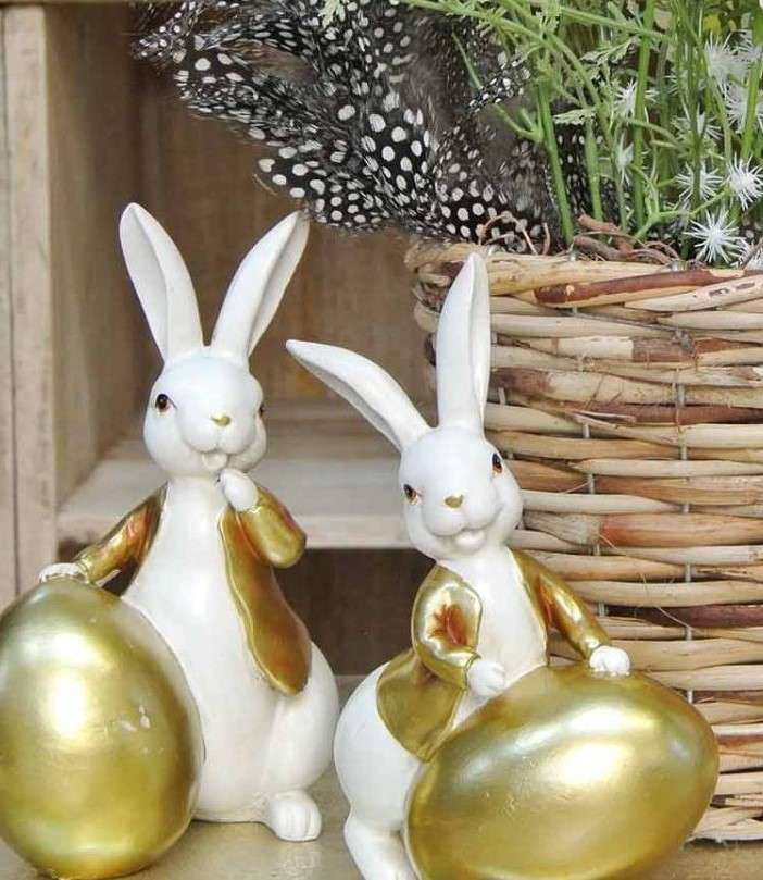 Бели и златни зайчета с яйца онлайн пъзел
