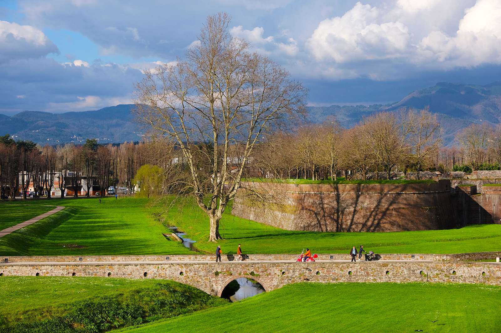 muren van Lucca legpuzzel online