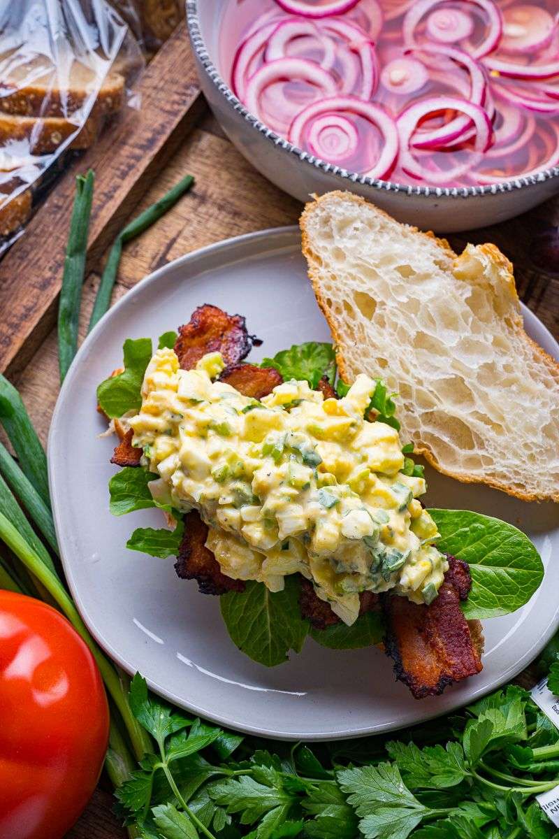Delizioso panino con insalata di uova puzzle online