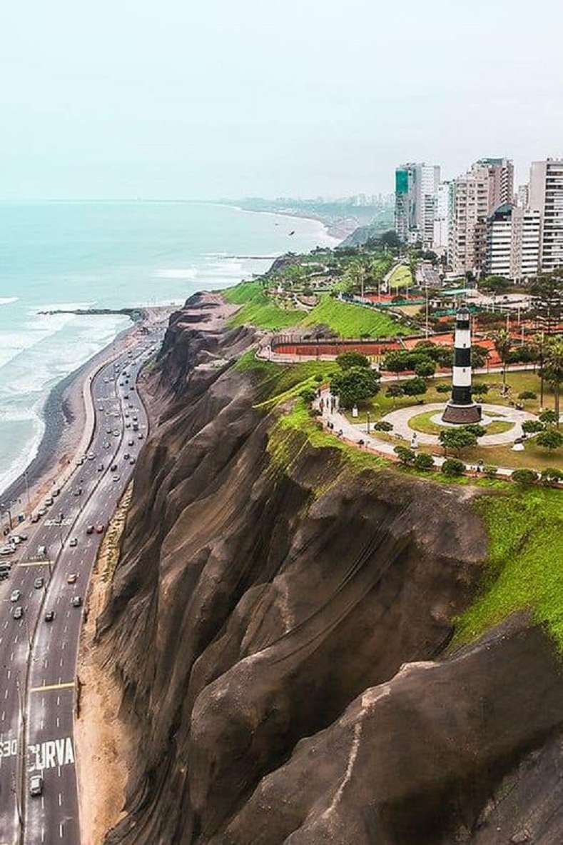 Lima Peru District of Barranco and Miraflores online puzzle