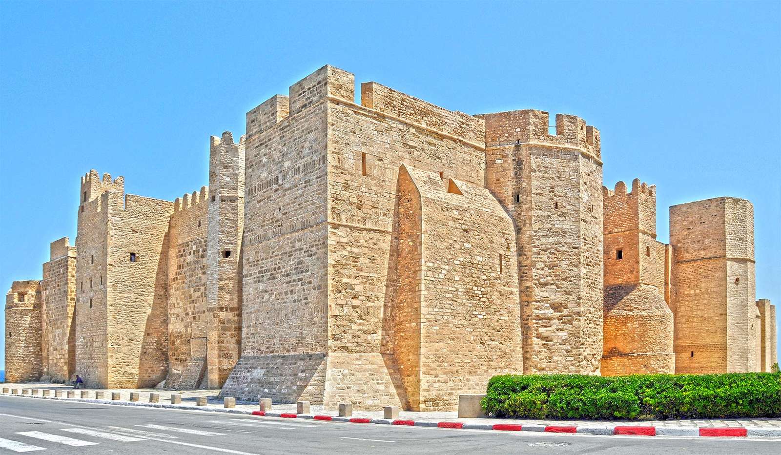 Monastir Ribat v Tunisku v Africe skládačky online