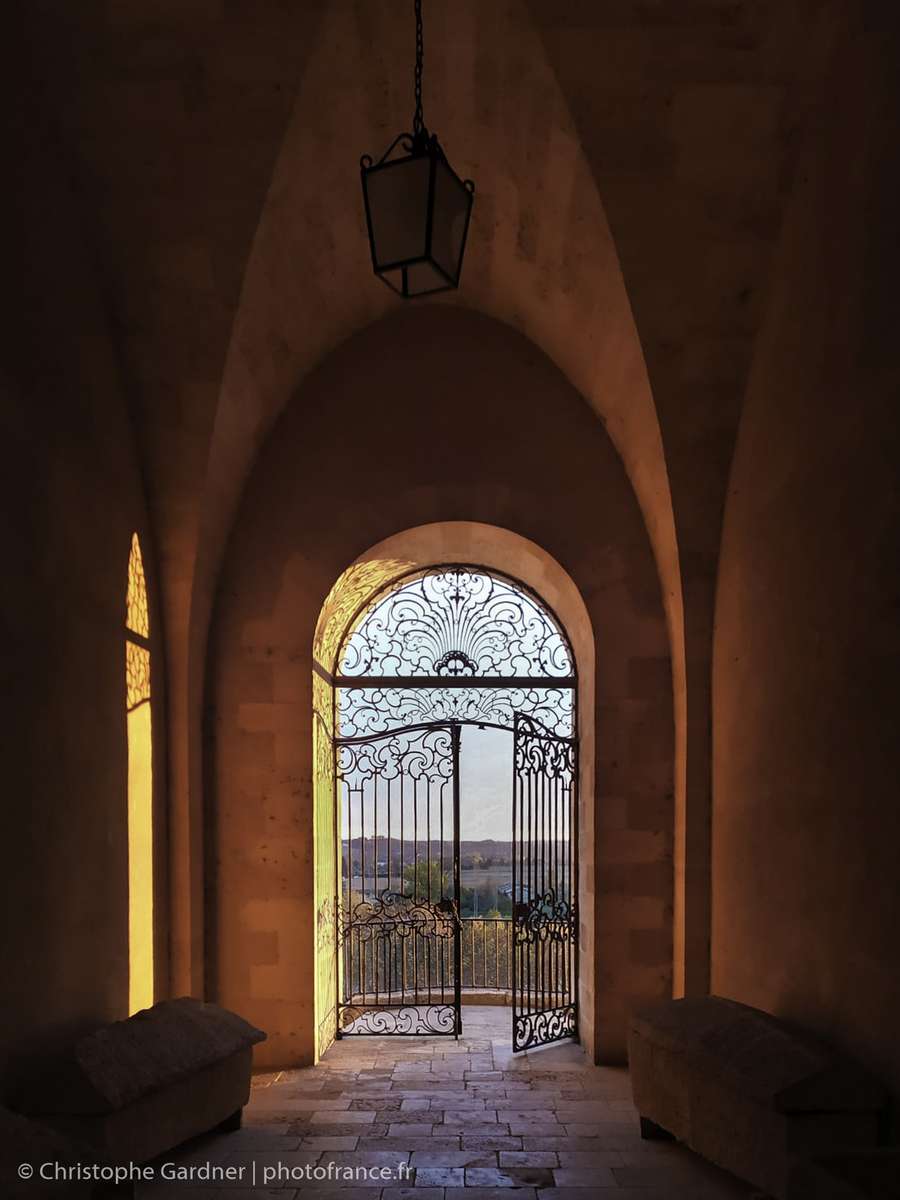 Portarna till klostret i LA REOLE pussel på nätet