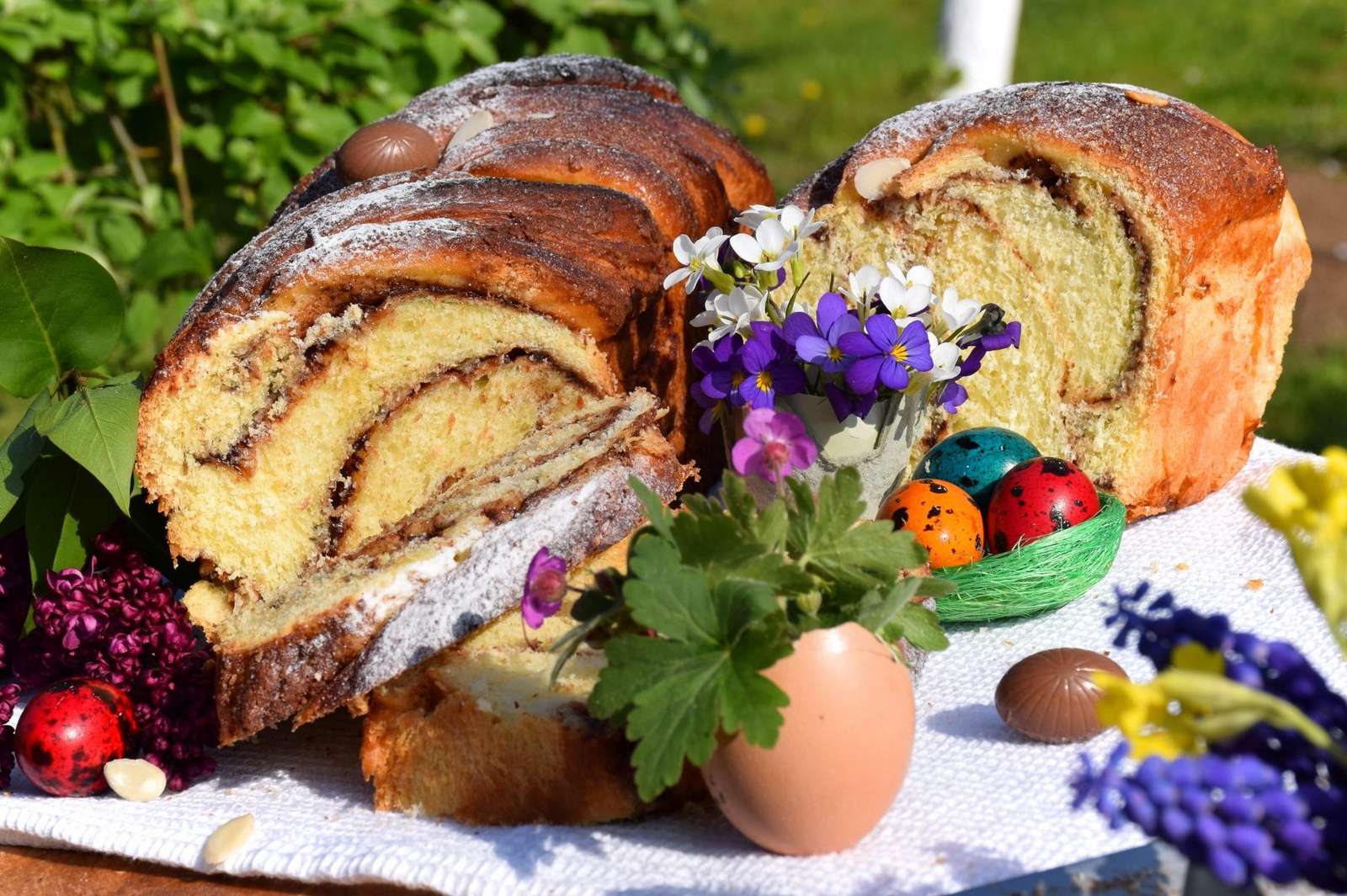 Easter bread jigsaw puzzle online
