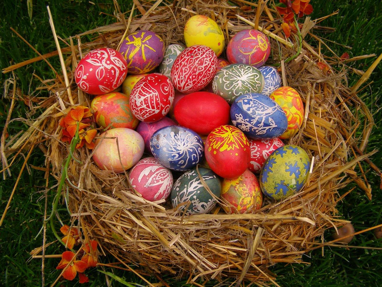 Coloridos huevos de Pascua rompecabezas en línea