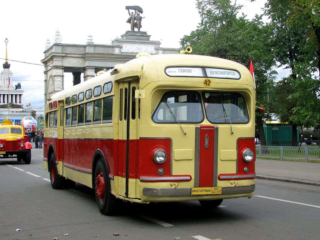 Міський автобус ЗІС 154 пазл онлайн
