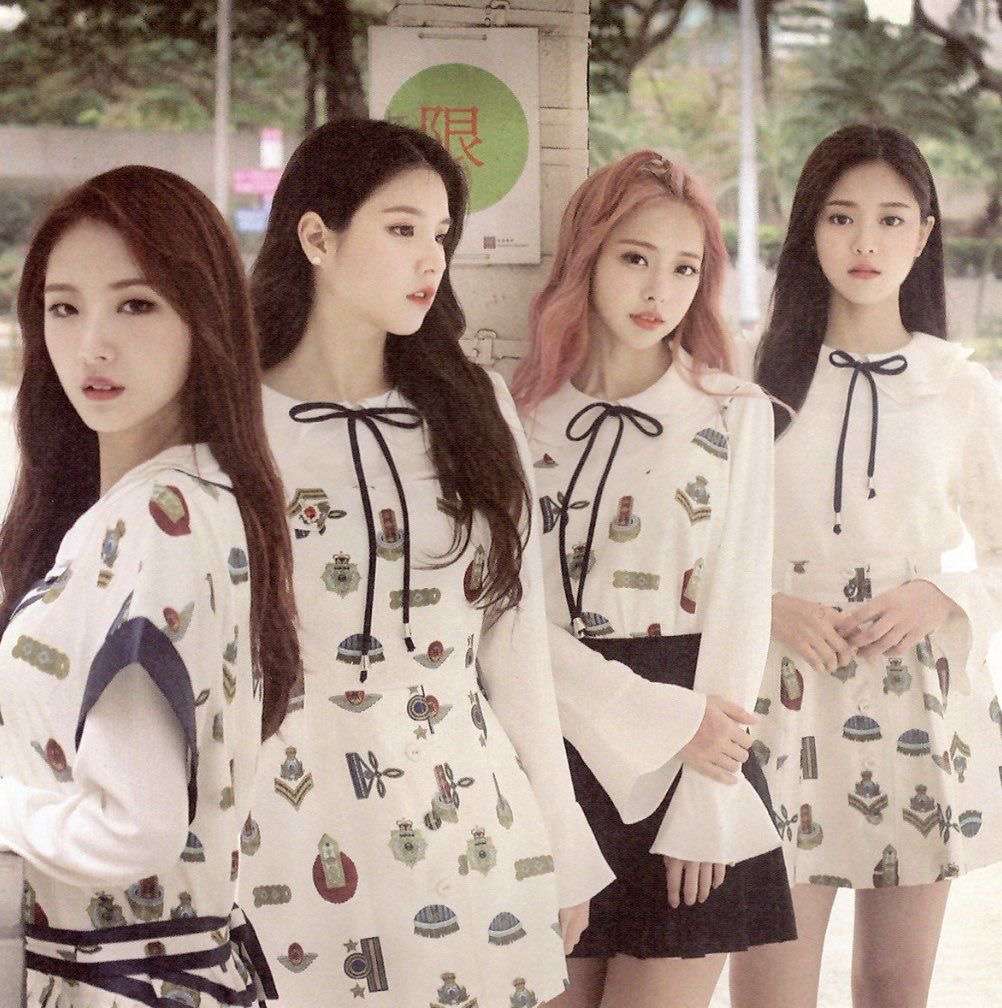 loona 1/3 jigsaw puzzle online
