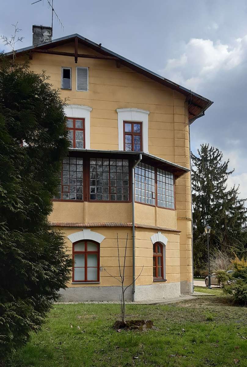 budova v Nałęczówě skládačky online