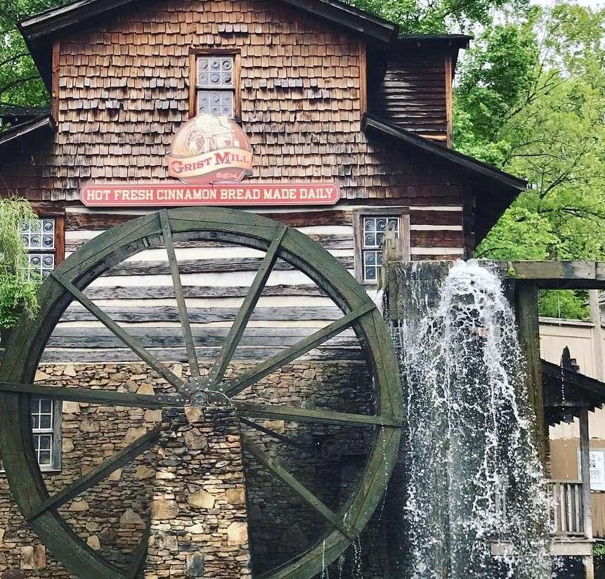 Moulin à farine au parc d'État de Babcock puzzle en ligne