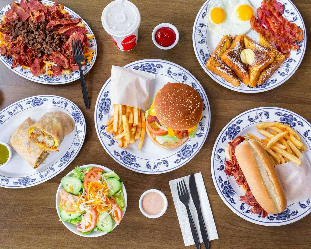 Platos de comida estilo diner rompecabezas en línea