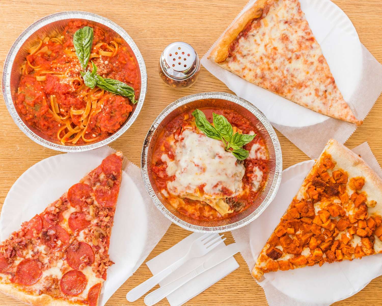 ディナーのピザとパスタ オンラインパズル