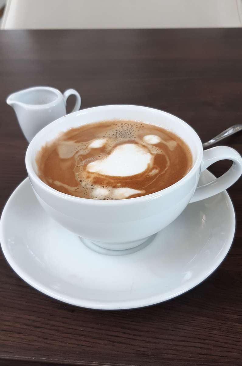 сутрешно кафе с мляко онлайн пъзел