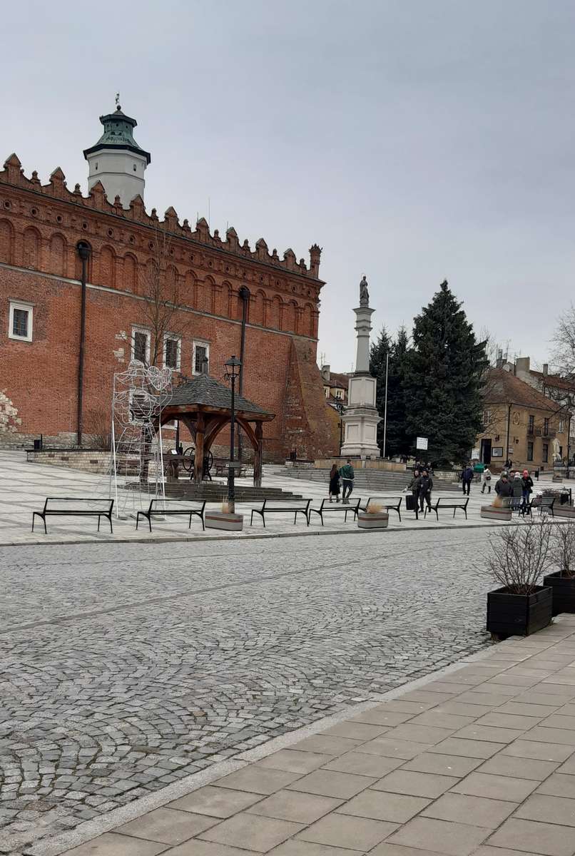 marktplein in Sandomierz in de winter legpuzzel online