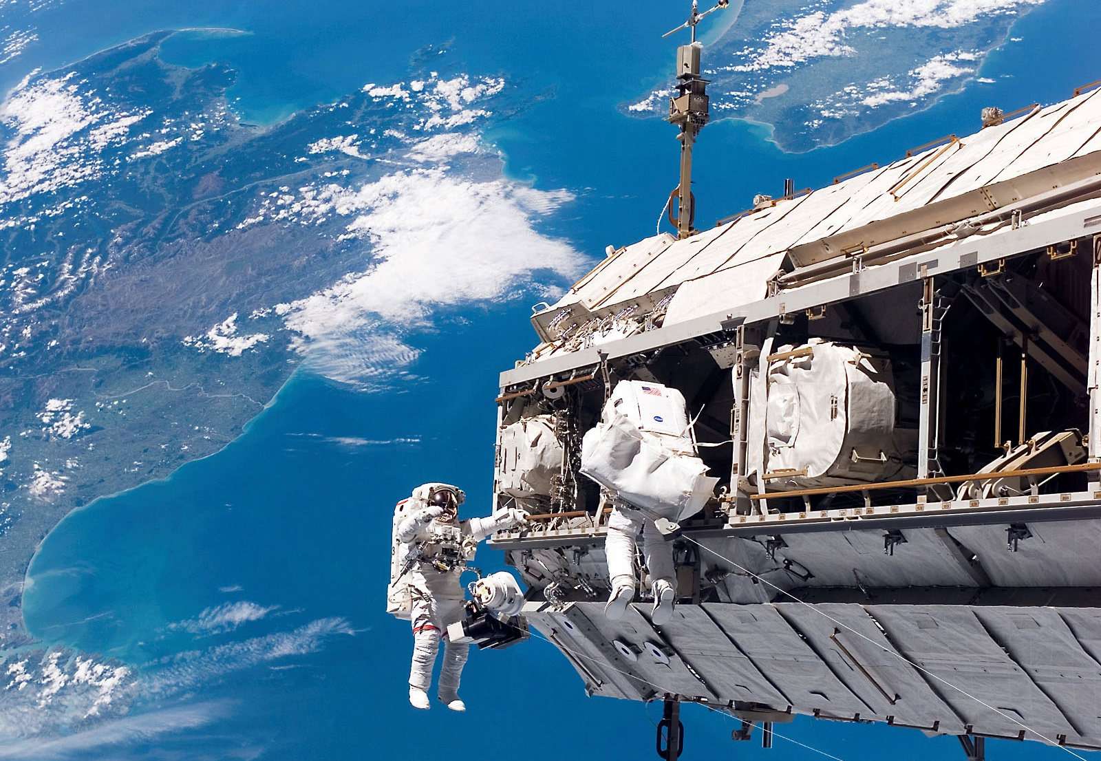 Международeн ден на авиацията и космонавтиката онлайн пъзел