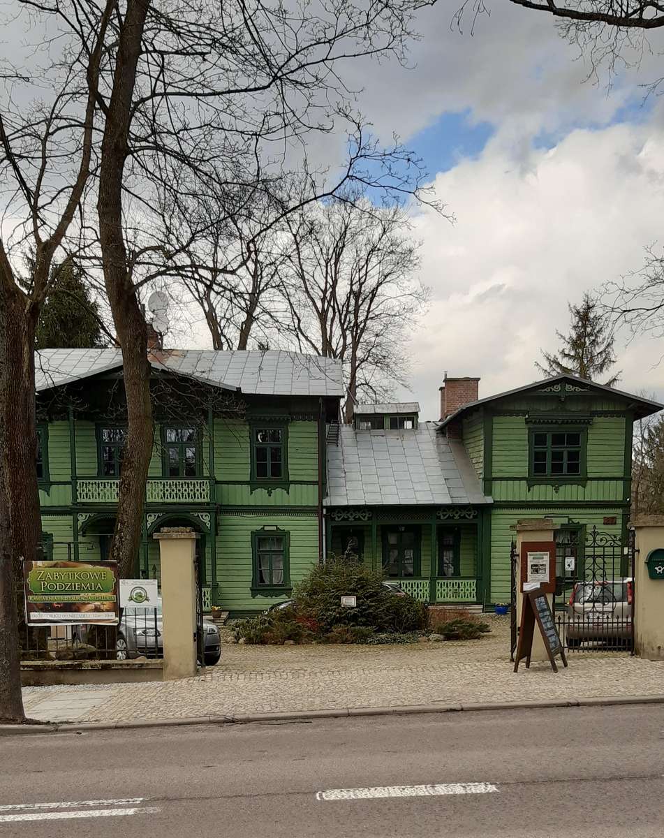 antigua villa en Nałęczów rompecabezas en línea