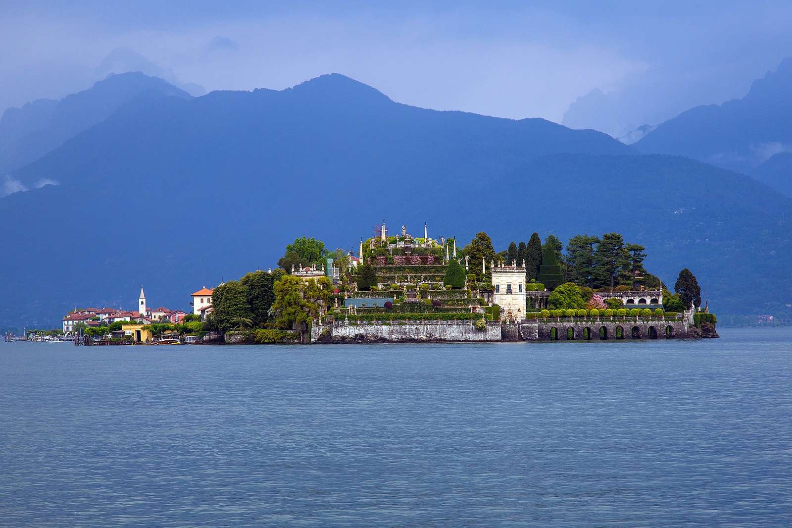 Νησί της λίμνης Maggiore Bella παζλ online