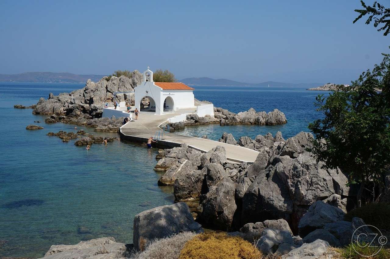 Греческий остров, церковь. онлайн-пазл
